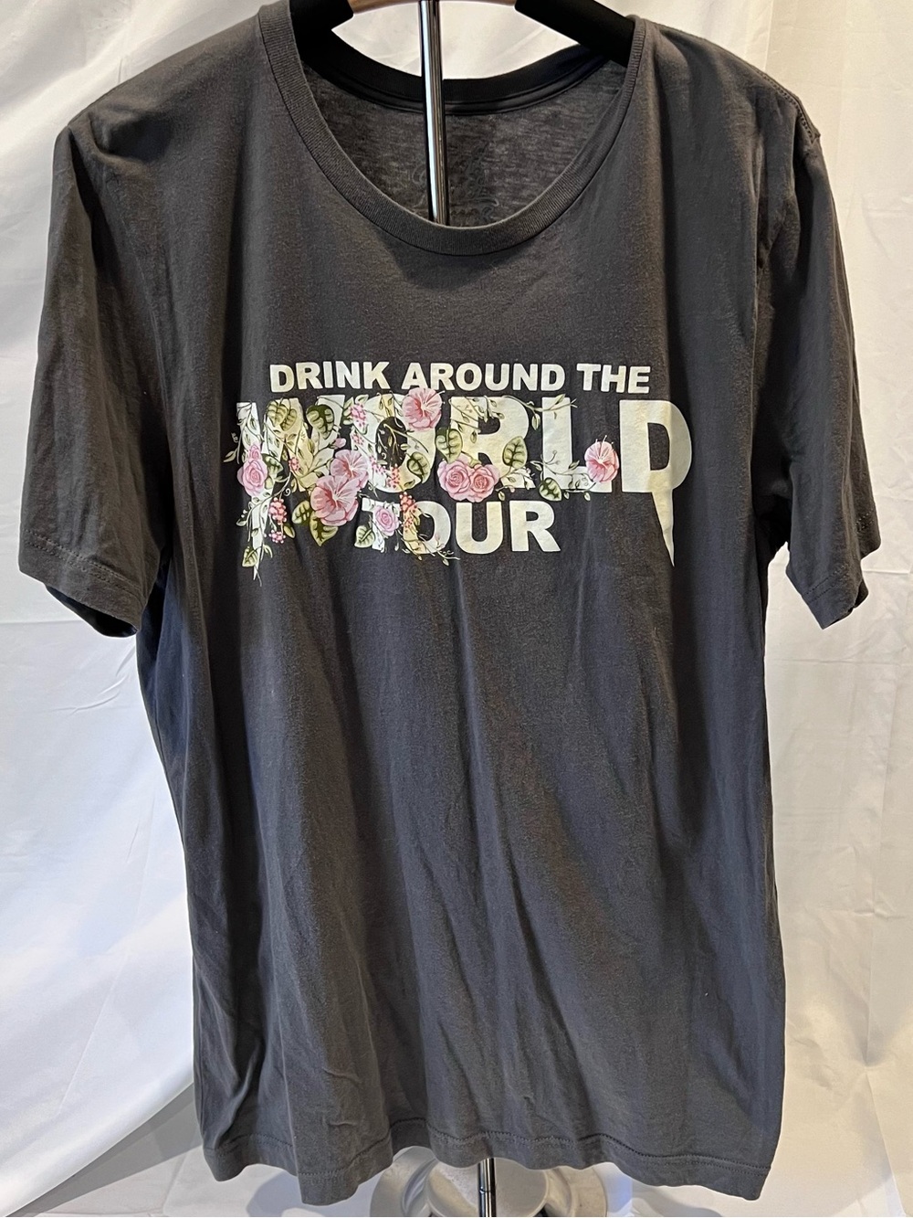 Drink Around The World Tour Graphic Tee Gray Floral Shirt Large Flower Garden